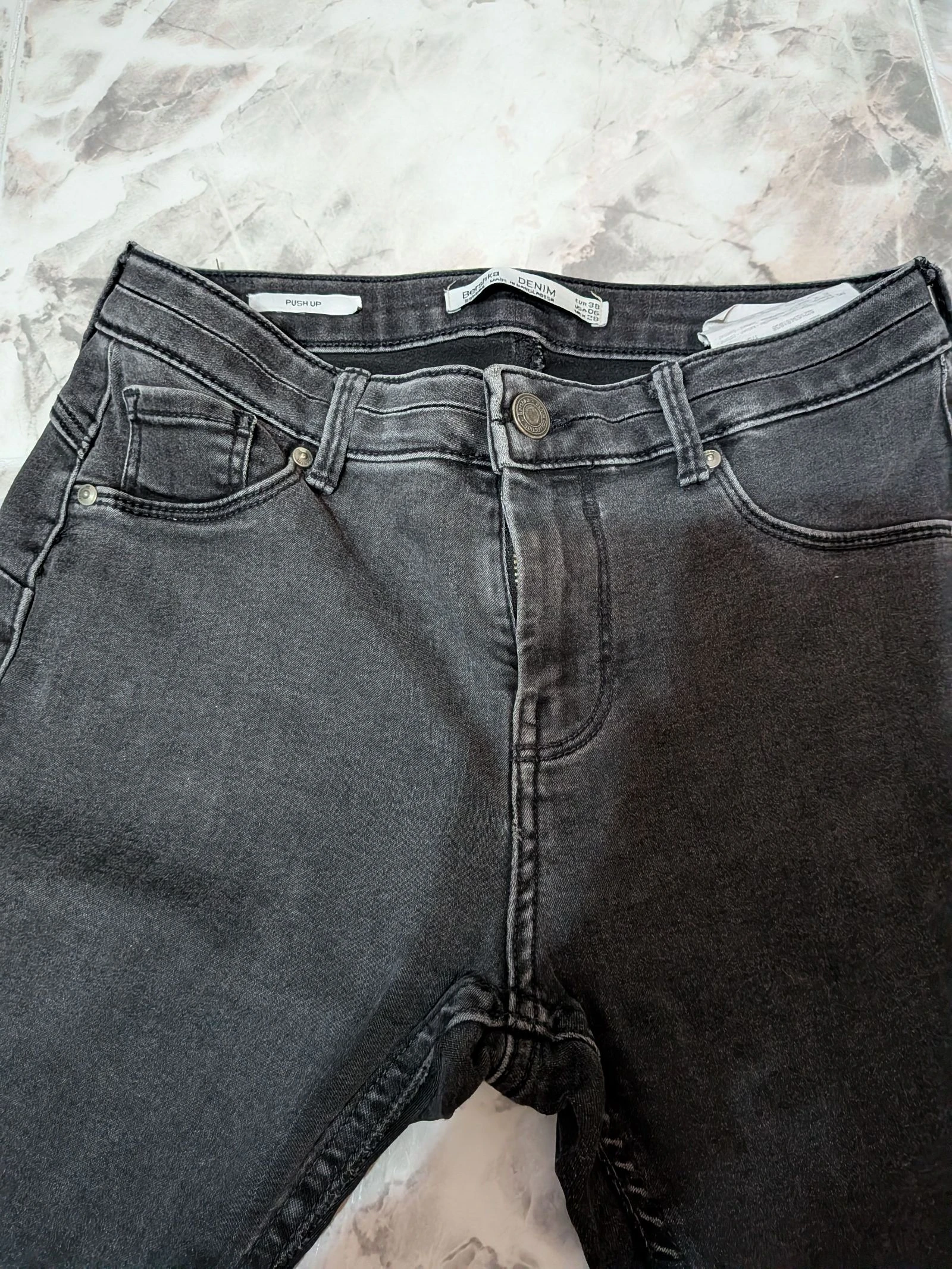 Calça preta justa – photo 4